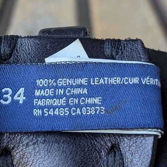 American Eagle Outfitters Black Genuine Leather Smooth Belt Size 34 - Picture 6 of 7